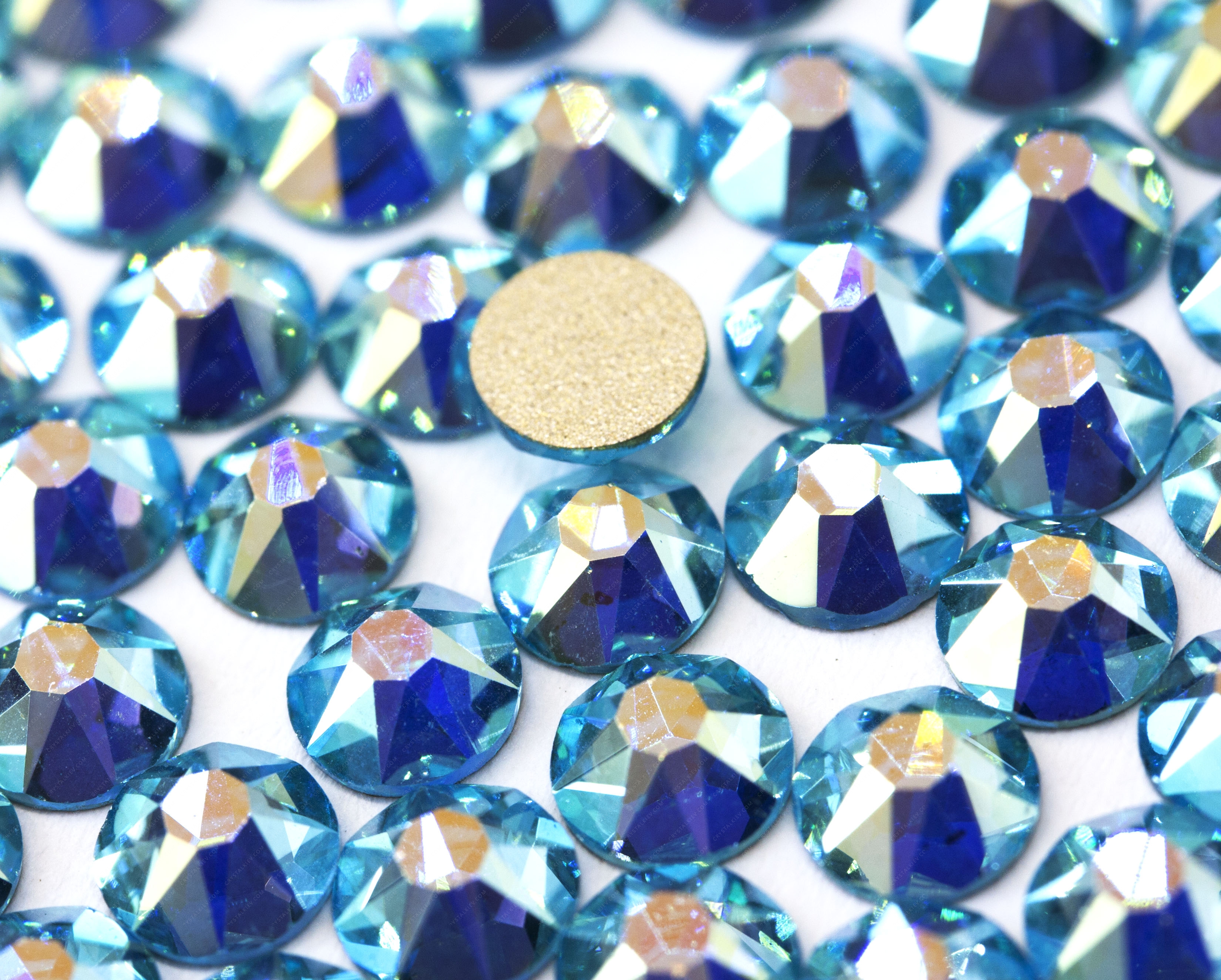 Crystalline Aqua AB* Xirius Rose 2088
